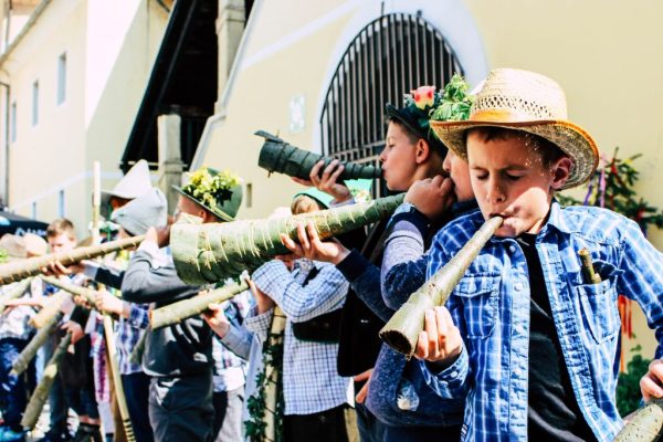 Jurjevanje po ulicah Laškega