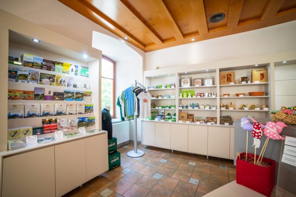 Notranjost turistično-informacijskega centra Laško